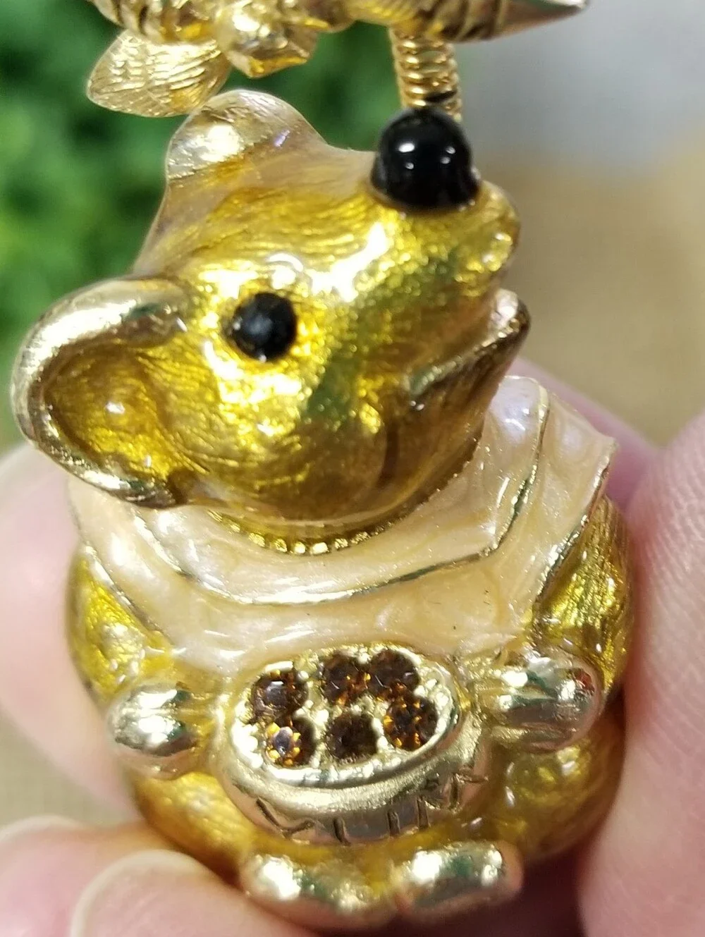 Vintage Bear W/honey Pot & Bees Brooch